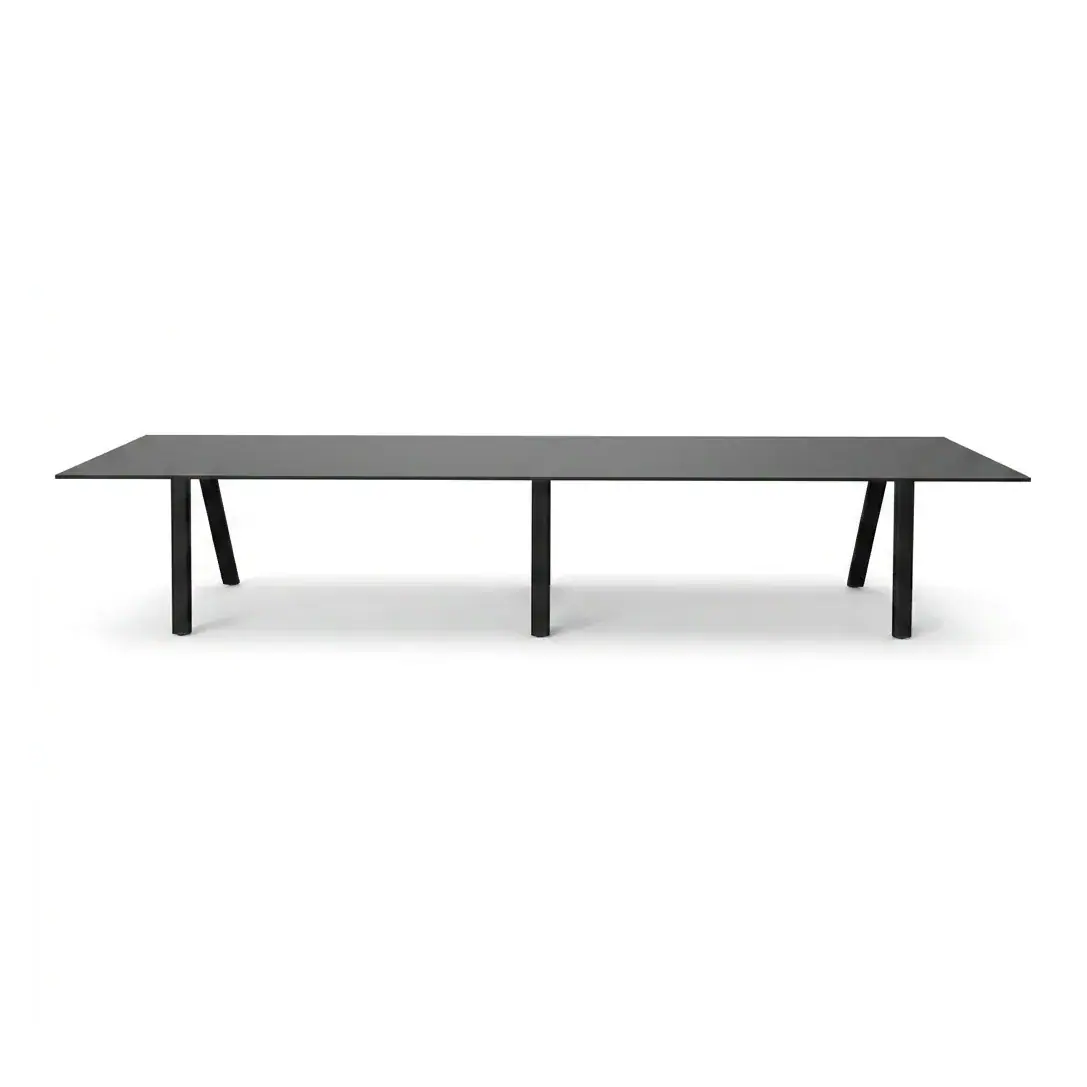 Mesa de reuniones negra alargada