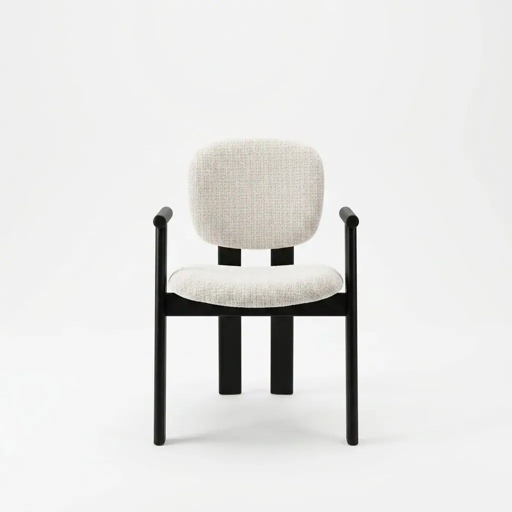 Silla tapizada en crema con estructura negra